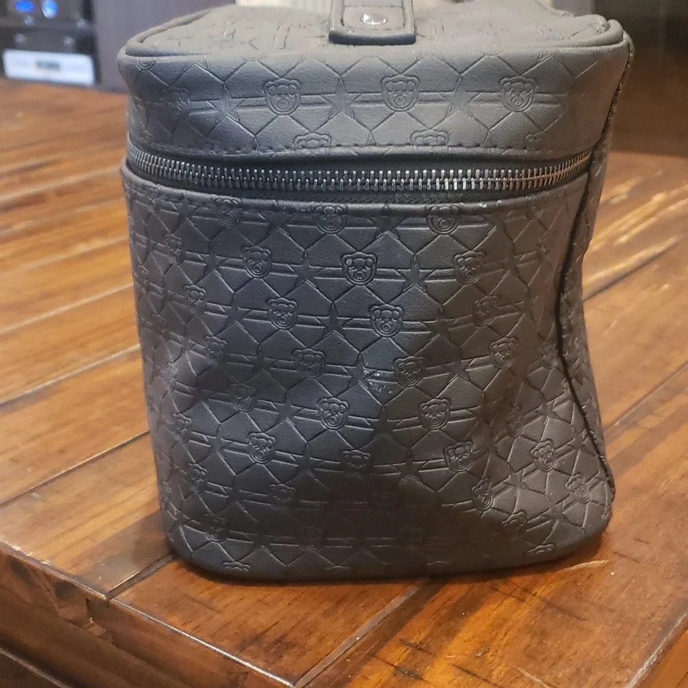 Jeffree star x shane dawson makeup case